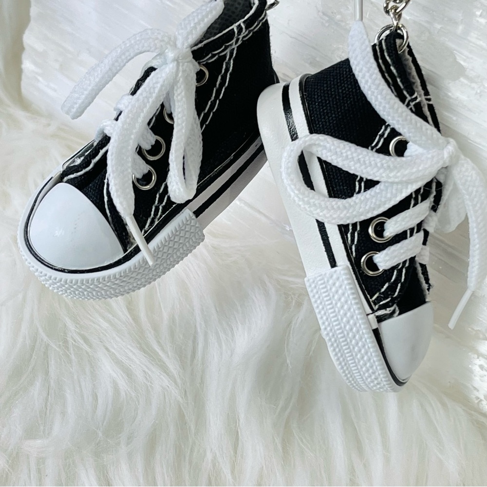 MINI SNEAKER KEYRINGS 2 BLACK his & hers running shoes Athlete Trainers party - Picture 3 of 5